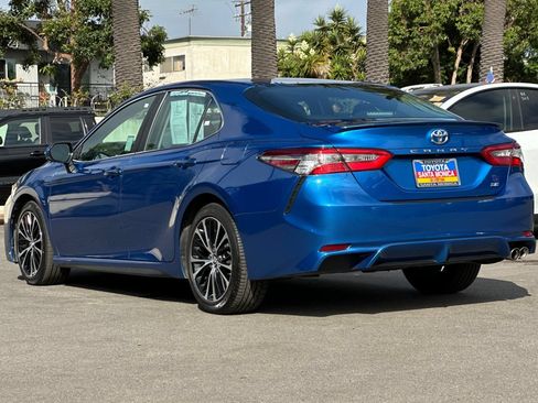 Used 2018 Toyota Camry SE FWD image 6