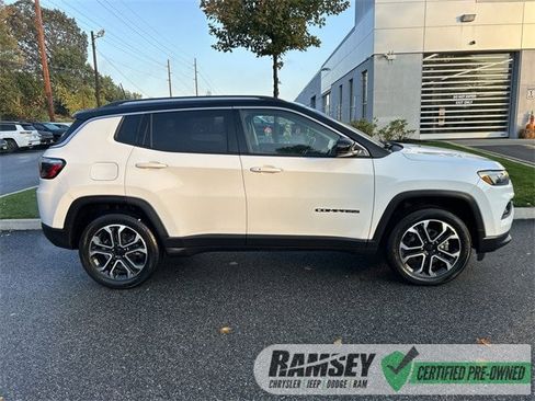 Certified 2022 Jeep Compass Limited image 9