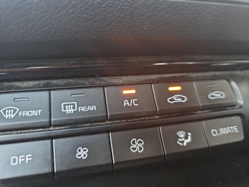 Used 2021 Kia Stinger GT-Line w/ Sun & Sound Package RWD image 14