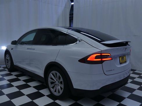 Used 2017 Tesla Model X 100D AWD/4WD image 5