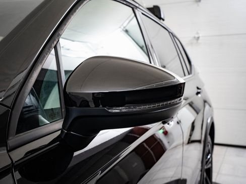 Used 2024 Volkswagen Tiguan SE R-Line image 15