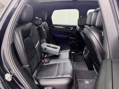 Used 2019 Porsche Cayenne S AWD/4WD image 36