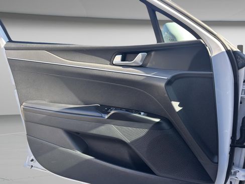 Used 2022 Kia K5 LXS image 18