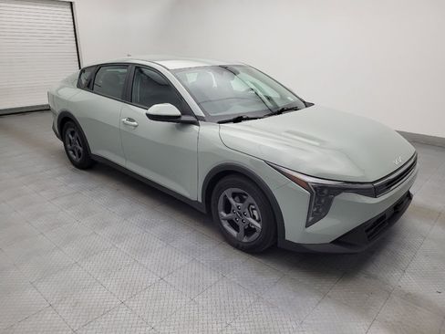 Used 2025 Kia K4 FWD image 11