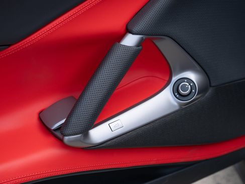 Used 2021 Ferrari 812 GTS RWD image 28