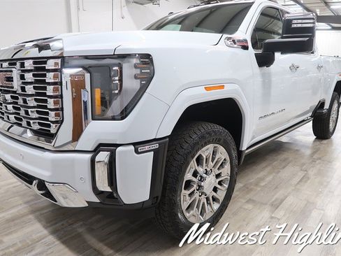 Used 2026 GMC Sierra 2500 Denali w/ Denali Reserve Package AWD/4WD image 12