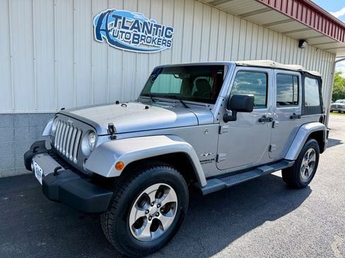 Used 2017 Jeep Wrangler Unlimited Sahara w/ Connectivity Group AWD/4WD image 1