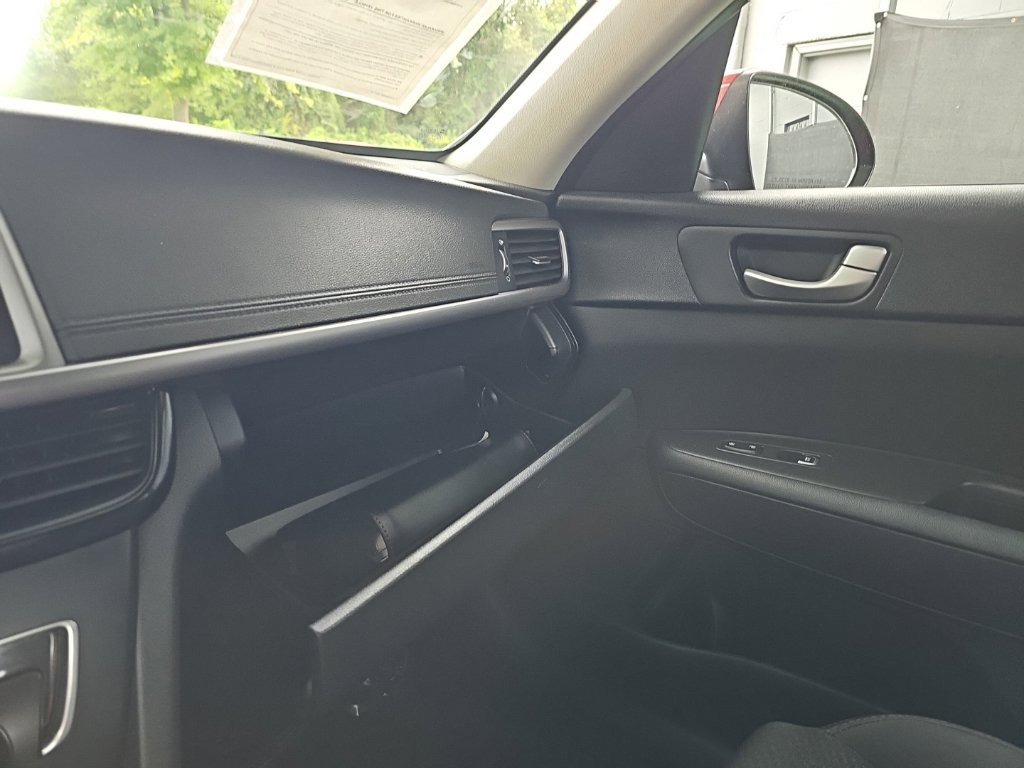 Used 2017 Kia Optima LX FWD image 26
