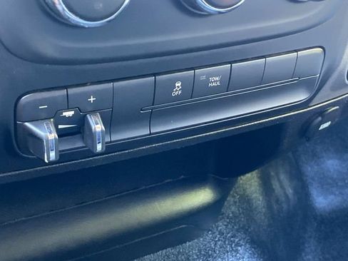 Used 2021 RAM 1500 Tradesman w/ Chrome Appearance Group RWD image 23