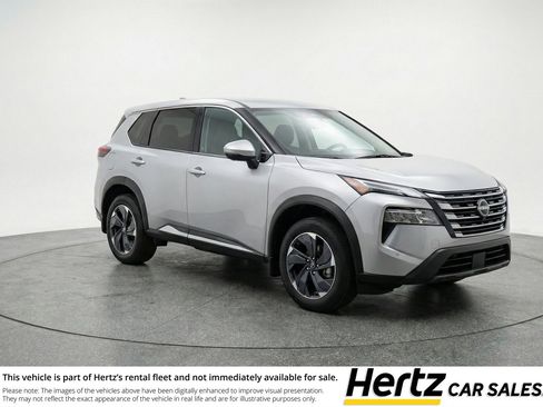 Used 2025 Nissan Rogue SV image 1