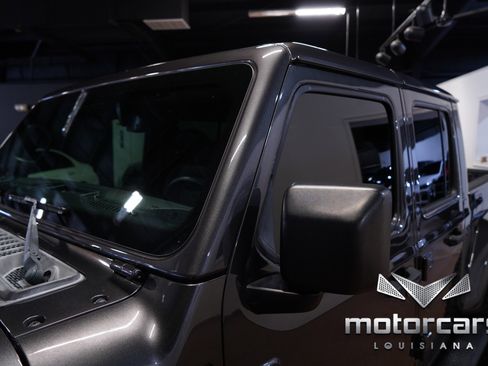 Used 2020 Jeep Gladiator Overland image 13