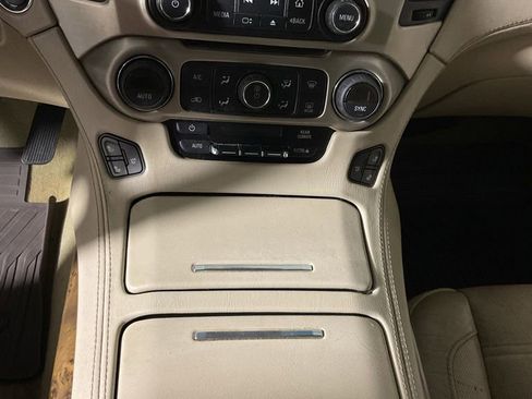 Used 2015 GMC Yukon Denali w/ Open Road Package AWD/4WD image 33