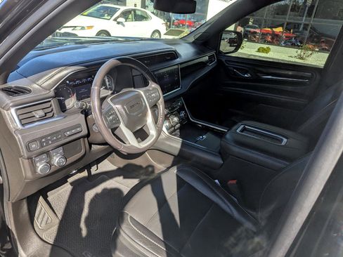 Used 2021 GMC Yukon XL Denali image 14