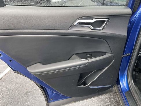 Used 2023 Kia Sportage SX image 19