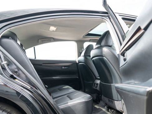 Used 2015 Lexus ES 350 w/ Premium Package image 21