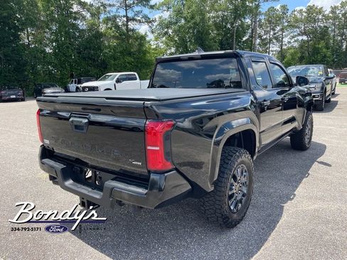 Used 2024 Toyota Tacoma SR5 AWD/4WD image 15