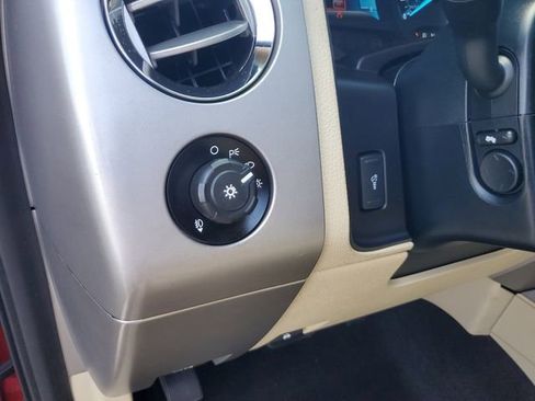 Used 2015 Ford Expedition XLT w/ Equipment Group 202A RWD image 23