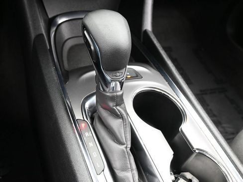 Used 2025 Chevrolet Malibu LT FWD image 21