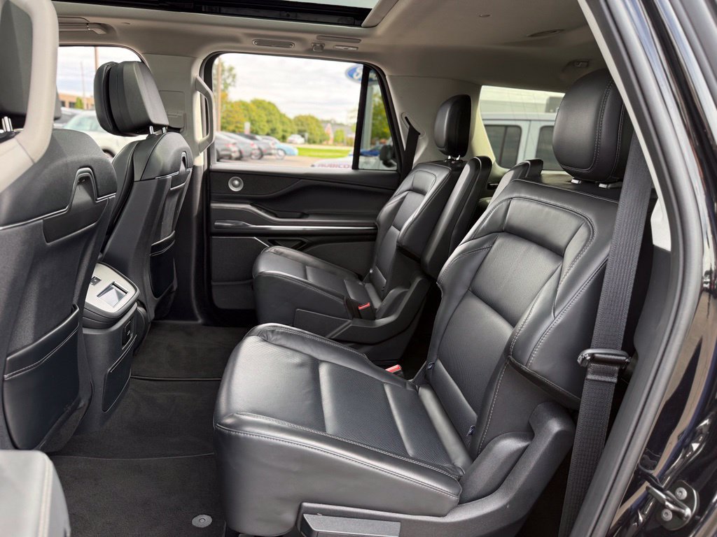 Used 2025 Lincoln Navigator L Reserve AWD/4WD image 13