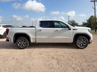 New 2026 GMC Sierra 1500 SLT w/ SLT Convenience Package