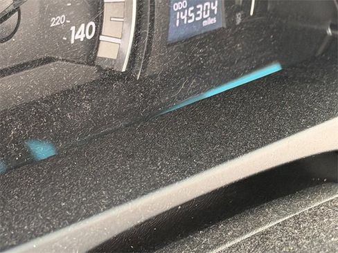 Used 2014 Toyota Camry SE image 9