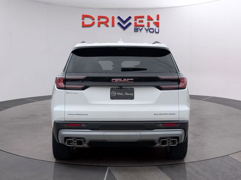 New 2026 GMC Acadia Elevation w/ Elevation Premium Package FWD image 4