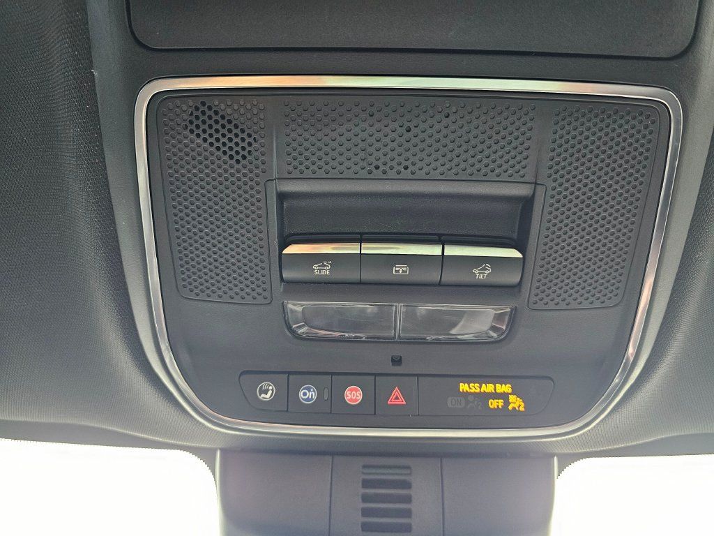 Used 2024 Chevrolet Traverse RS AWD/4WD image 37