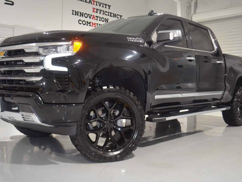 Used 2024 Chevrolet Silverado 1500 High Country AWD/4WD image 1