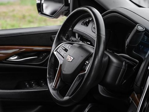 Used 2019 Cadillac Escalade ESV Premium Luxury RWD image 12