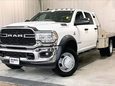 Used 2022 RAM 5500 Tradesman w/ Chrome Appearance Group AWD/4WD image 12