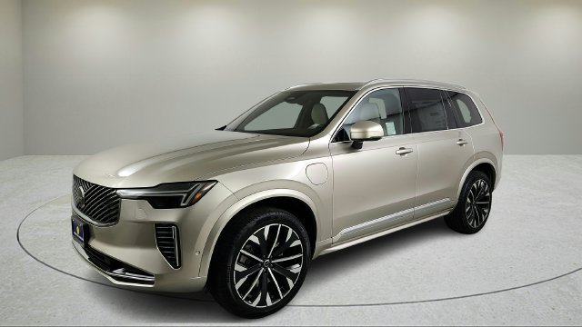 New 2026 Volvo XC90 T8 Plus w/ Protection Package Premier AWD/4WD image 8