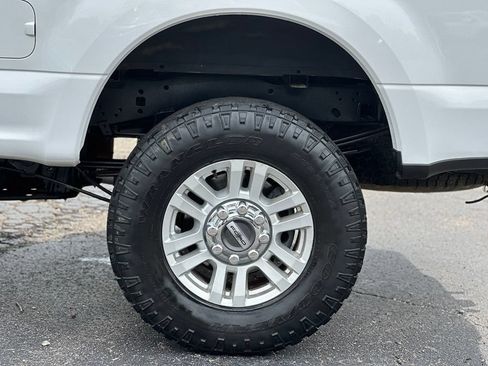 Used 2017 Ford F250 XL w/ STX Appearance Package AWD/4WD image 26