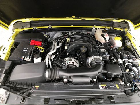 Certified 2024 Jeep Wrangler Rubicon w/ Technology Group AWD/4WD image 18