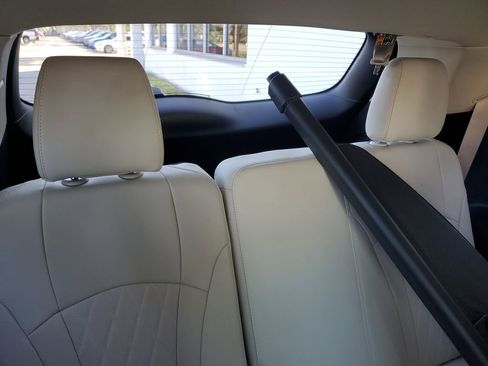 Certified 2024 Buick Enclave Avenir w/ Avenir Technology Package image 25