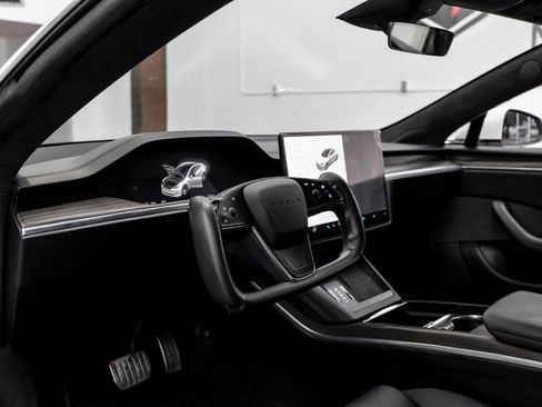 Used 2023 Tesla Model S image 3