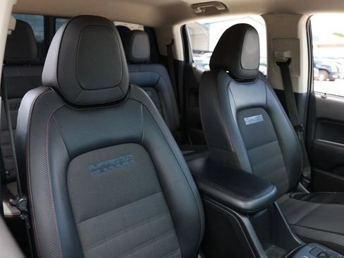 Used 2017 GMC Canyon SLE w/ All Terrain X Package AWD/4WD image 18