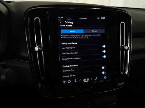 Certified 2023 Volvo C40 Recharge Core w/ Climate Package image 27