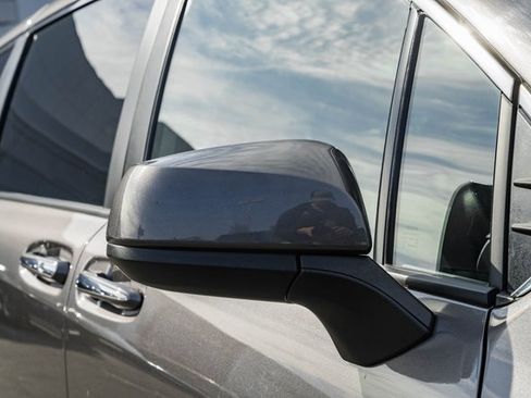 Used 2021 Toyota Sienna XLE image 17