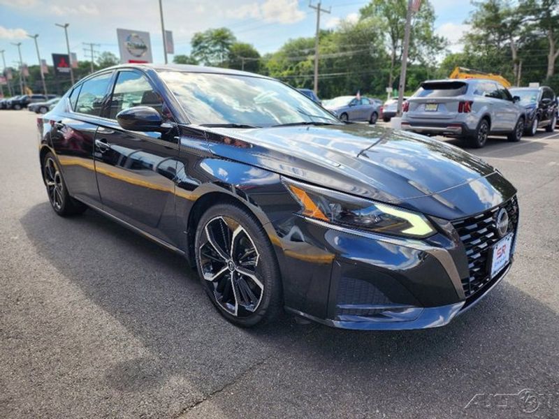 Certified 2024 Nissan Altima 2.5 SR w/ SR Premium Package image 1