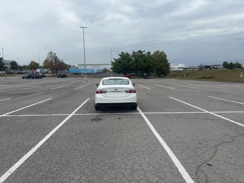 Used 2024 Chevrolet Malibu LT image 16