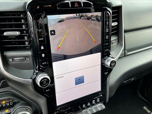 Used 2024 RAM 2500 Big Horn w/ Sport Appearance Package image 23