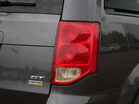 Used 2018 Dodge Grand Caravan GT FWD image 17