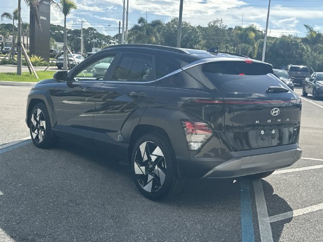 Used 2025 Hyundai Kona Limited FWD image 12