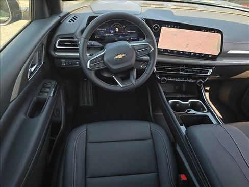 New 2026 Chevrolet Traverse LT w/ Driver Confidence Package FWD image 19