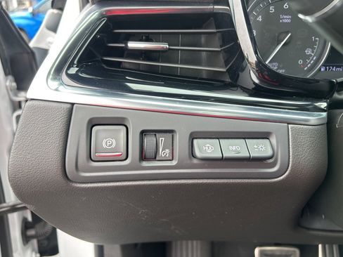 Used 2024 Cadillac XT6 Sport w/ Platinum Package image 28