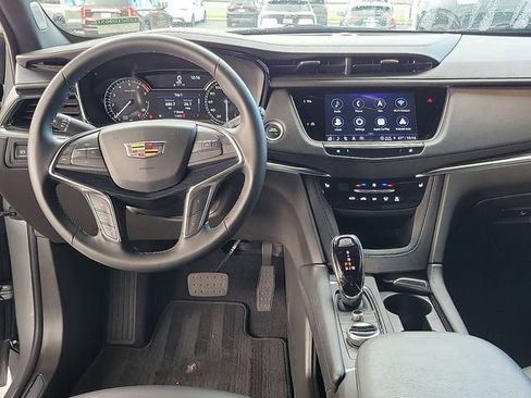 Certified 2025 Cadillac XT5 Premium Luxury image 8