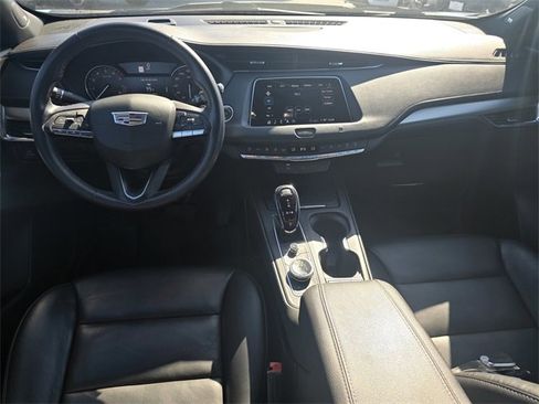 Used 2020 Cadillac XT4 Premium Luxury image 18