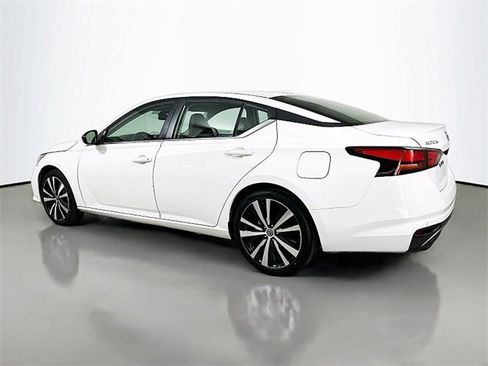Used 2022 Nissan Altima 2.5 SR image 5