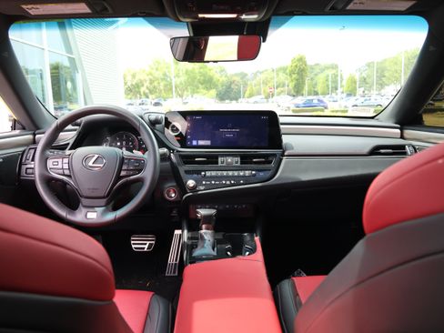 Used 2025 Lexus ES 350 F Sport w/ Accessory Package (Z2) FWD image 17