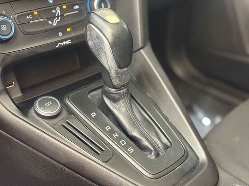 Used 2015 Ford Focus SE w/ SE Sport Package FWD image 31